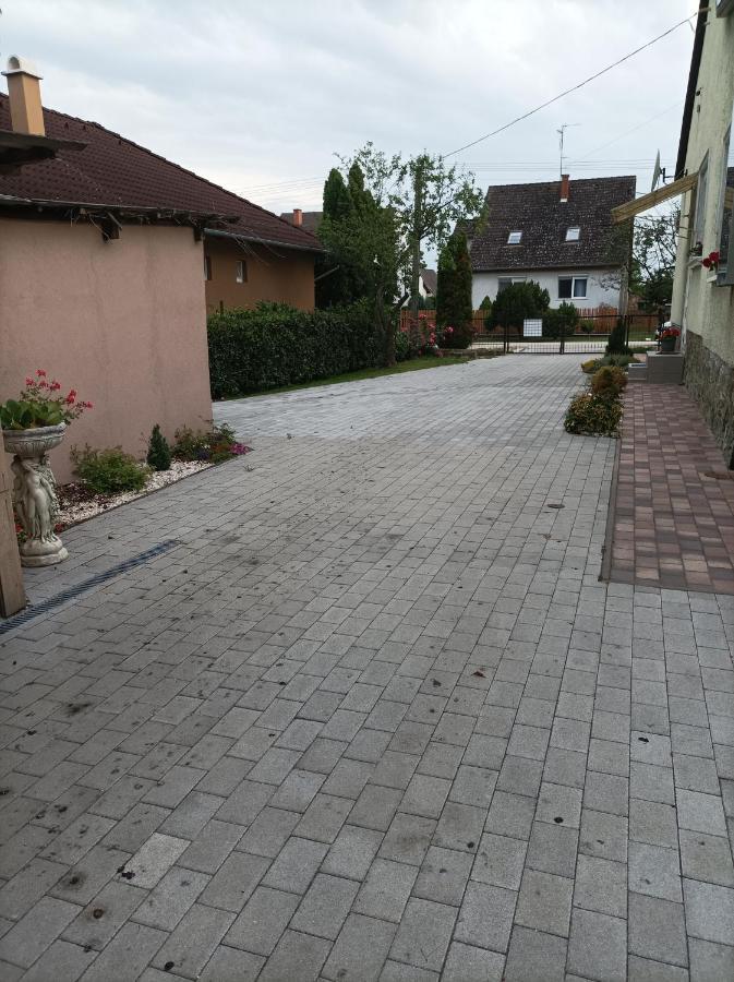 Csilla Apartman Balogunyom Экстерьер фото