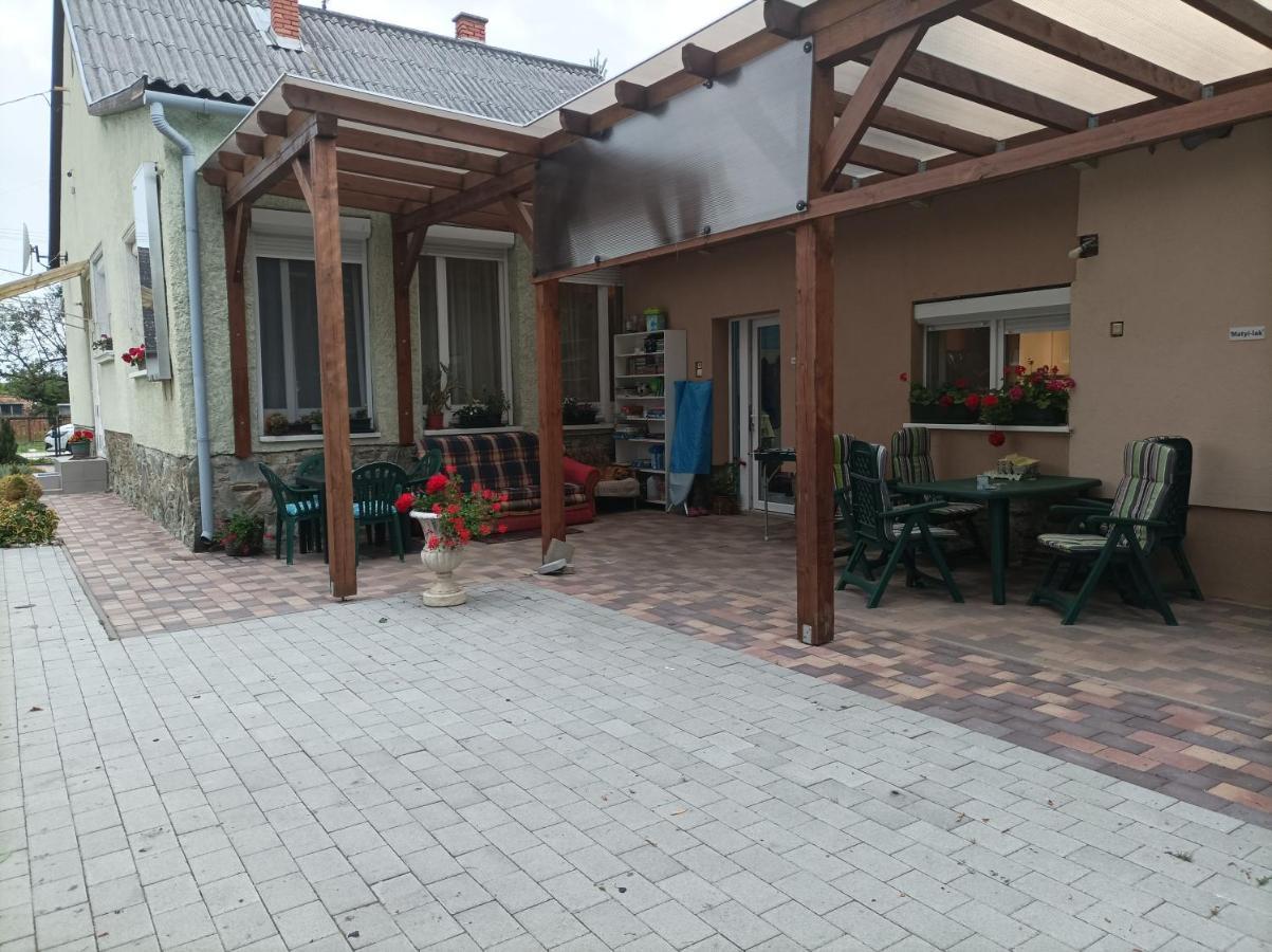 Csilla Apartman Balogunyom Экстерьер фото